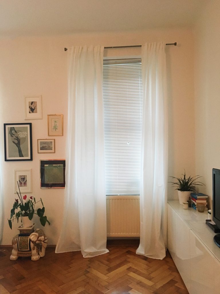 Fenster mit Rollo